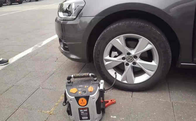 正宁汽车搭电案例