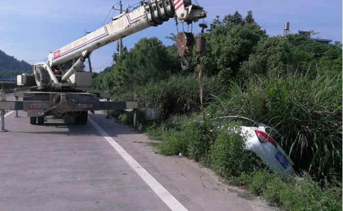正宁重载吊车救援 正宁重载吊车救援